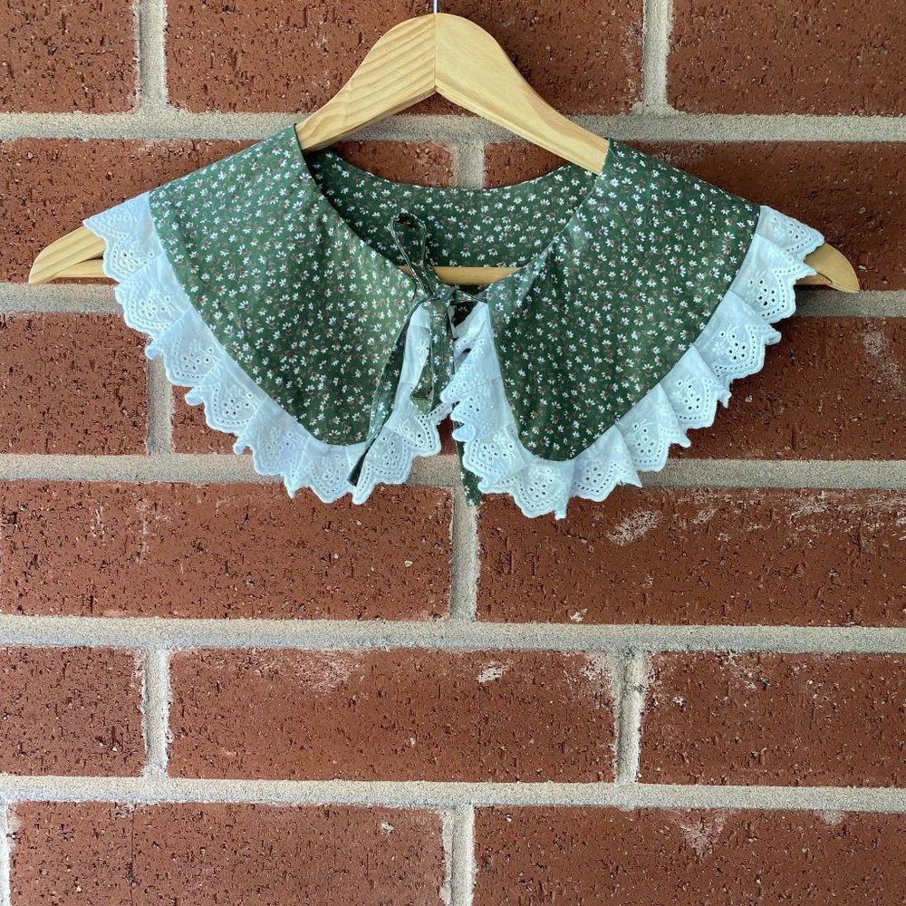 Green Floral Detachable Collar